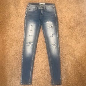 Distressed KanCan Skinny Jeans from the Buckle 👖